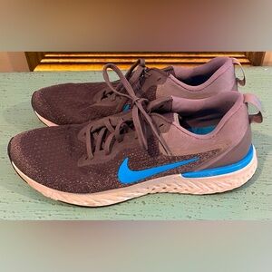 Nike Men’s 11.5 shoe Odyssey grey blue